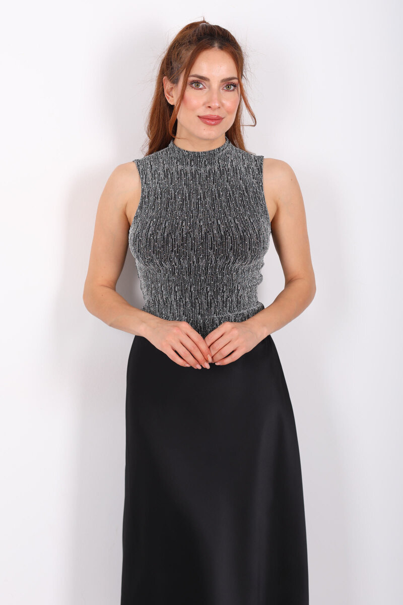 Parıltılı Kolsuz Gümüş Kadın Bluz - 1