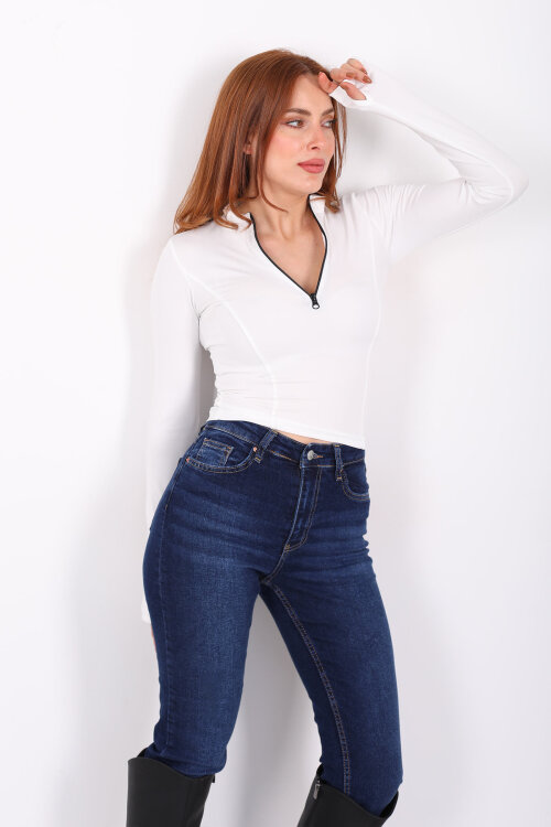 Parmak Geçirmeli Yarım Fermuarlı Beyaz Kadın Slim Bluz - 3