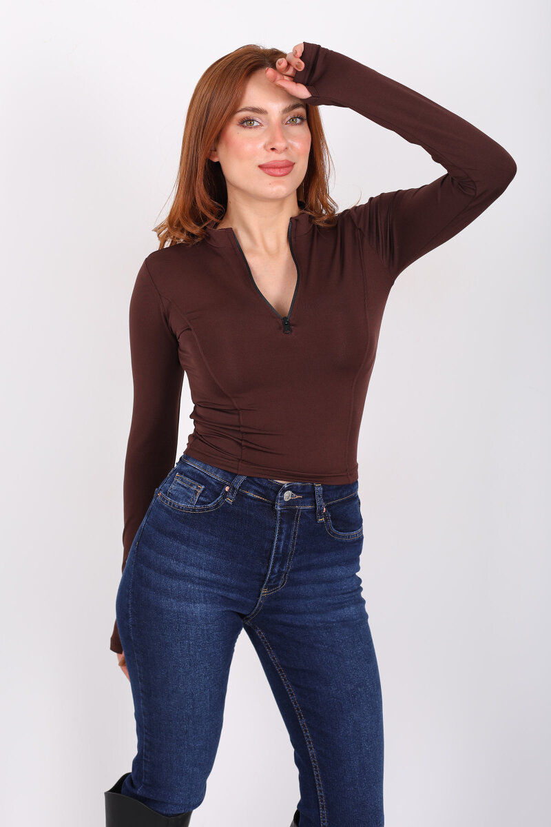 Parmak Geçirmeli Yarım Fermuarlı Kahverengi Kadın Slim Bluz - 3