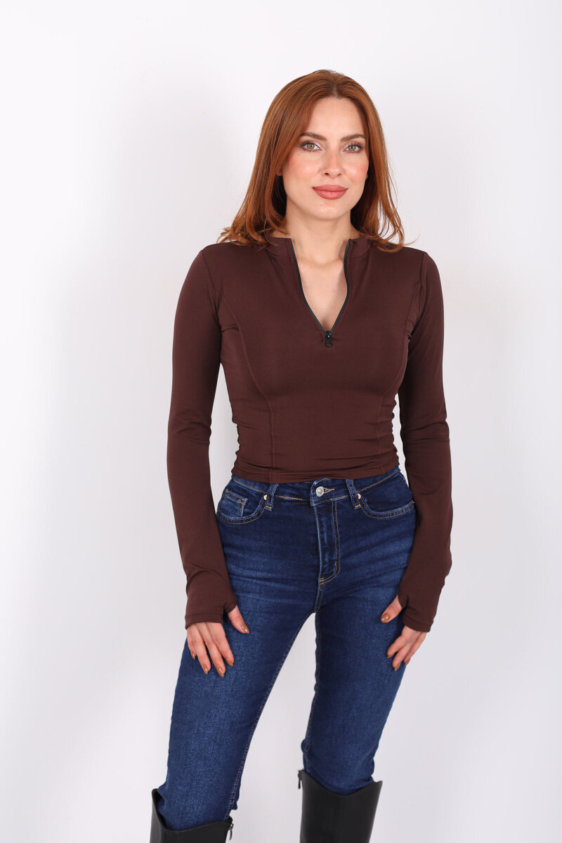 Parmak Geçirmeli Yarım Fermuarlı Kahverengi Kadın Slim Bluz - 1