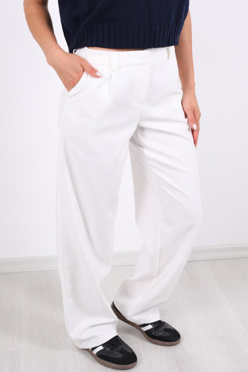 Pileli Beyaz Kadın Kumaş Pantolon - Berox (1)