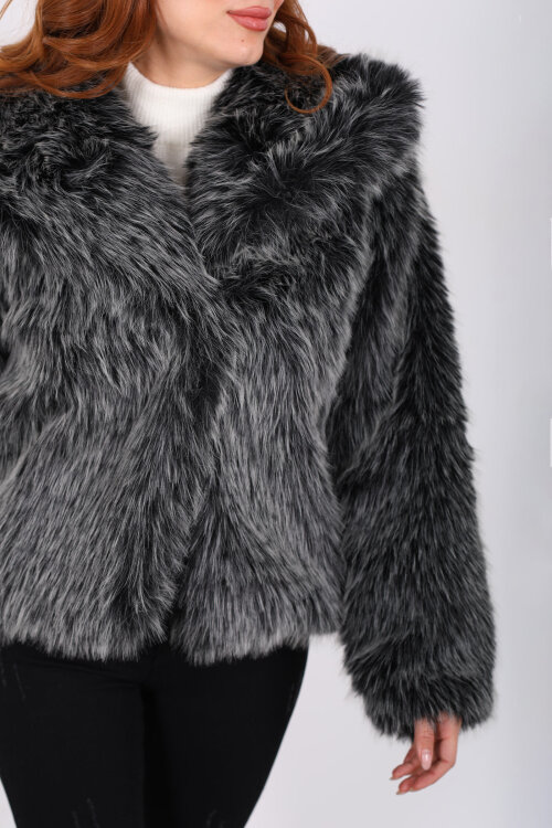 Şal Yakalı Saçaklı Siyah Melanj Kadın Kürk Kaban - Berox (1)