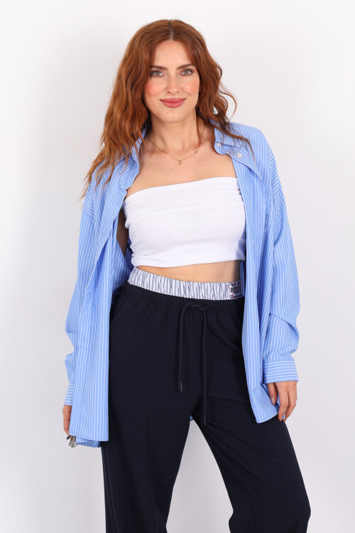 Sırtı Yazı Baskılı Oversize Çizgili Mavi Kadın Gömlek - 5