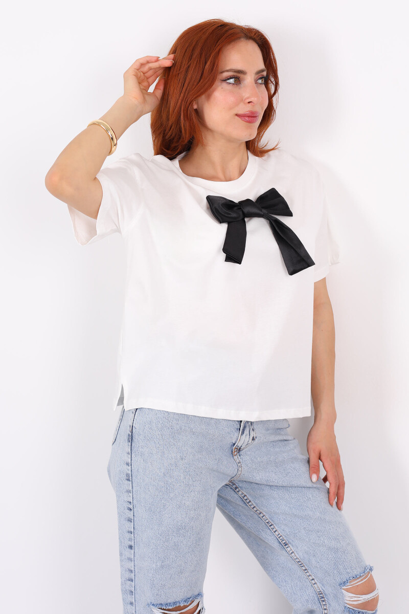 Siyah Kurdeleli Bisiklet Yaka Oversize Ekru Kadın T-Shirt - 3