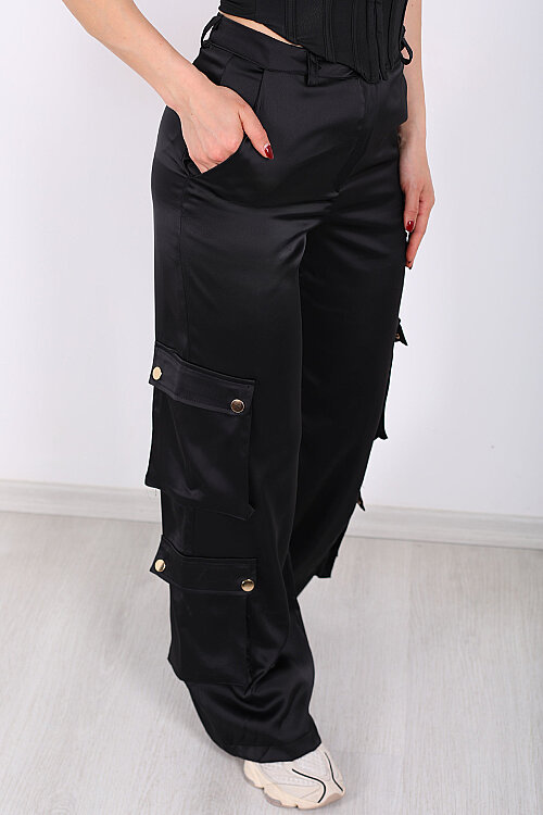 Tasarım Kargo Cepli Kadın Siyah Bol Paça Saten Pantolon - Berox (1)