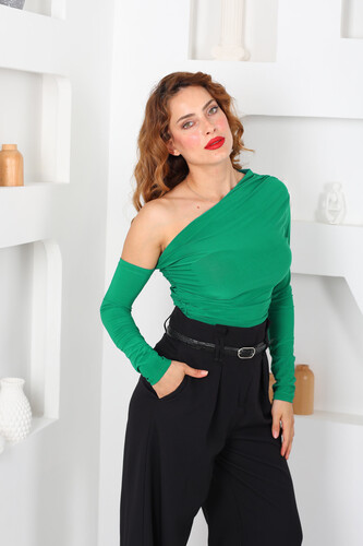Tek Omuz Açık Büzgülü Zümrüt Yeşili Kadın Drape Bluz - 1