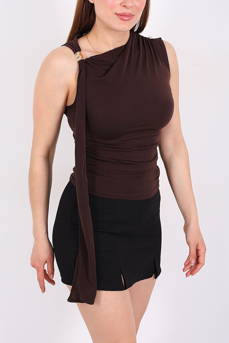 Tek Omuz Aksesuarlı Şal Detay Drapeli Kahverengi Kadın Bluz - 2