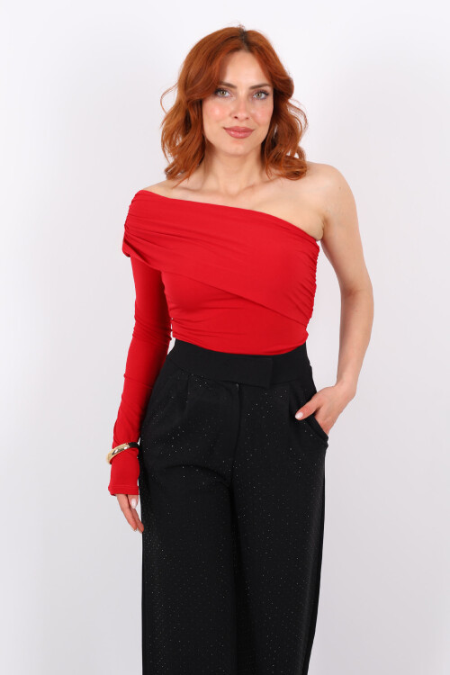 Tek Omuz Drapeli Çıtçıtlı Kırmızı Kadın Bluz 