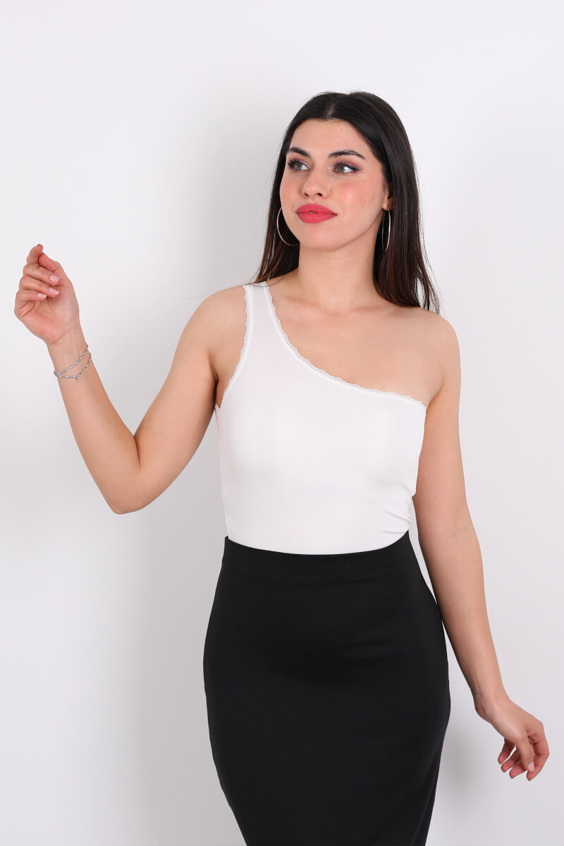 Tek Omuz Güpür Detaylı Beyaz Kadın Çıtçıtlı Body - 4