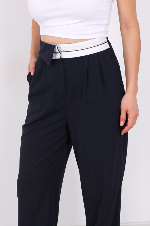 Ters Kemer Detaylı Bol Paça Lacivert Kadın Kumaş Pantolon - Berox (1)