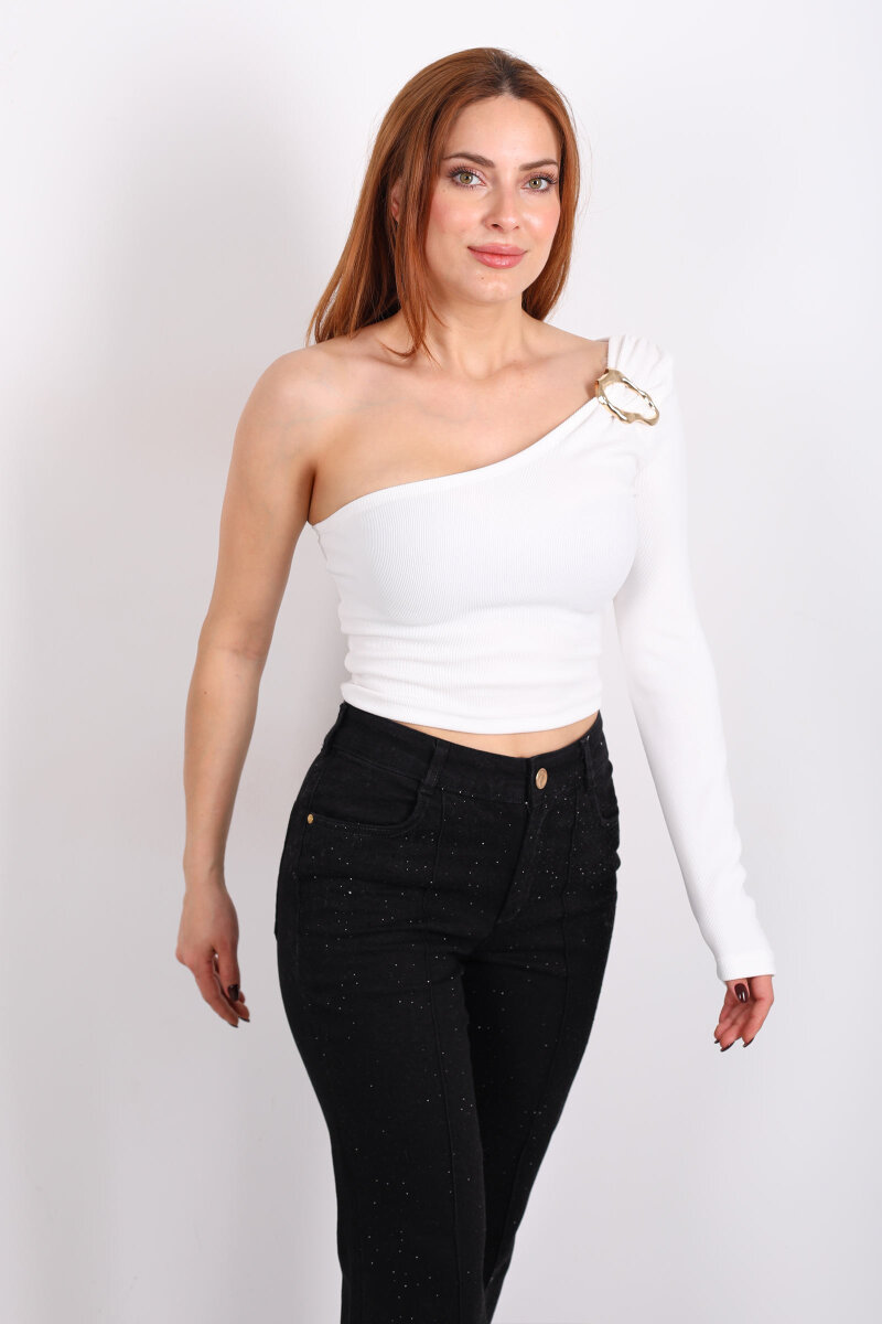 Toka Detaylı Tek Kol Beyaz Kadın Crop Bluz - 3