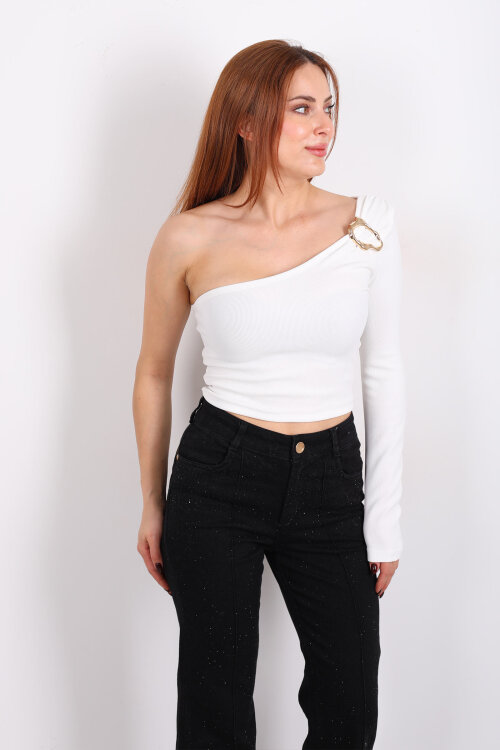 Toka Detaylı Tek Kol Beyaz Kadın Crop Bluz - 4