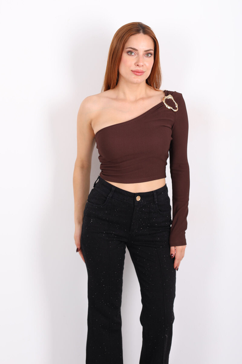 Toka Detaylı Tek Kol Kahverengi Kadın Crop Bluz - 6