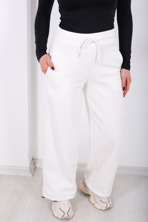 Üç İplik Paça Lastikli Beyaz Kadın Eşofman Altı - Berox (1)