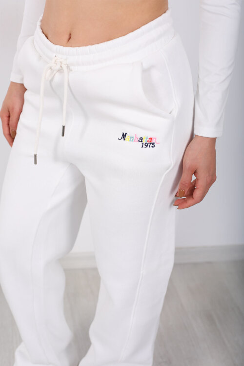 Üç İplik Yazı Nakışlı Ekru Kadın Pantolon - Berox (1)