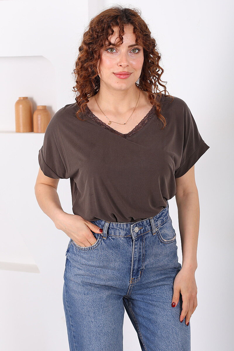 V Yaka Dantelli Kısa Kol Kahverengi Kadın Bluz - 1