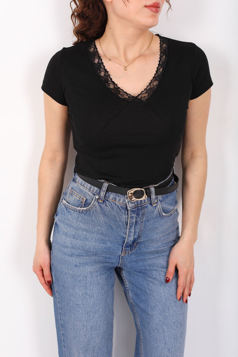 V Yaka Güpür Detaylı Kısa Kol Siyah Kadın Basic Bluz - 2