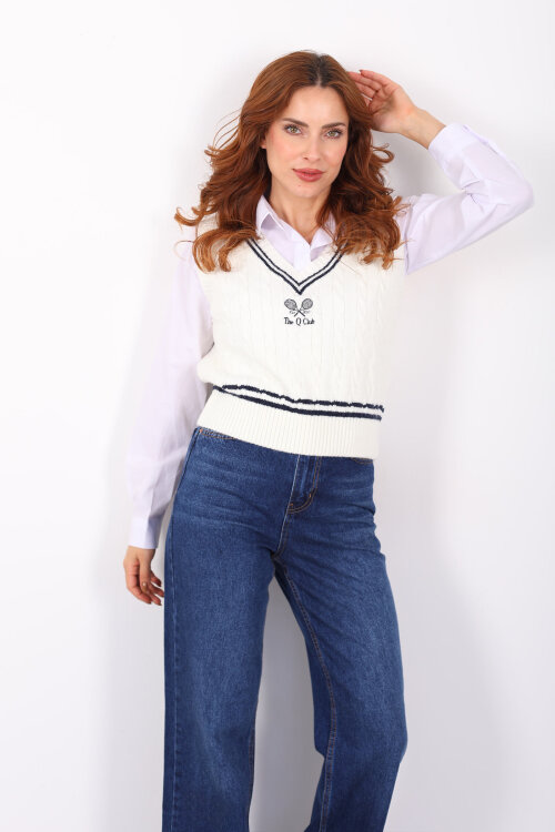 V Yaka Tenis Nakışlı Kadın Ekru Süveter - 4