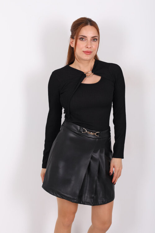 Yaka Dekolteli Aksesuarlı Siyah Kadın Bluz - 3