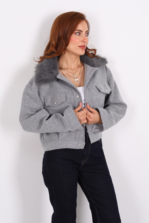 Yaka Kürklü Gri Kadın Kısa Kaşe Kaban - Berox