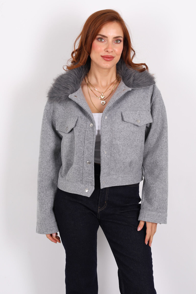 Yaka Kürklü Gri Kadın Kısa Kaşe Kaban - 4