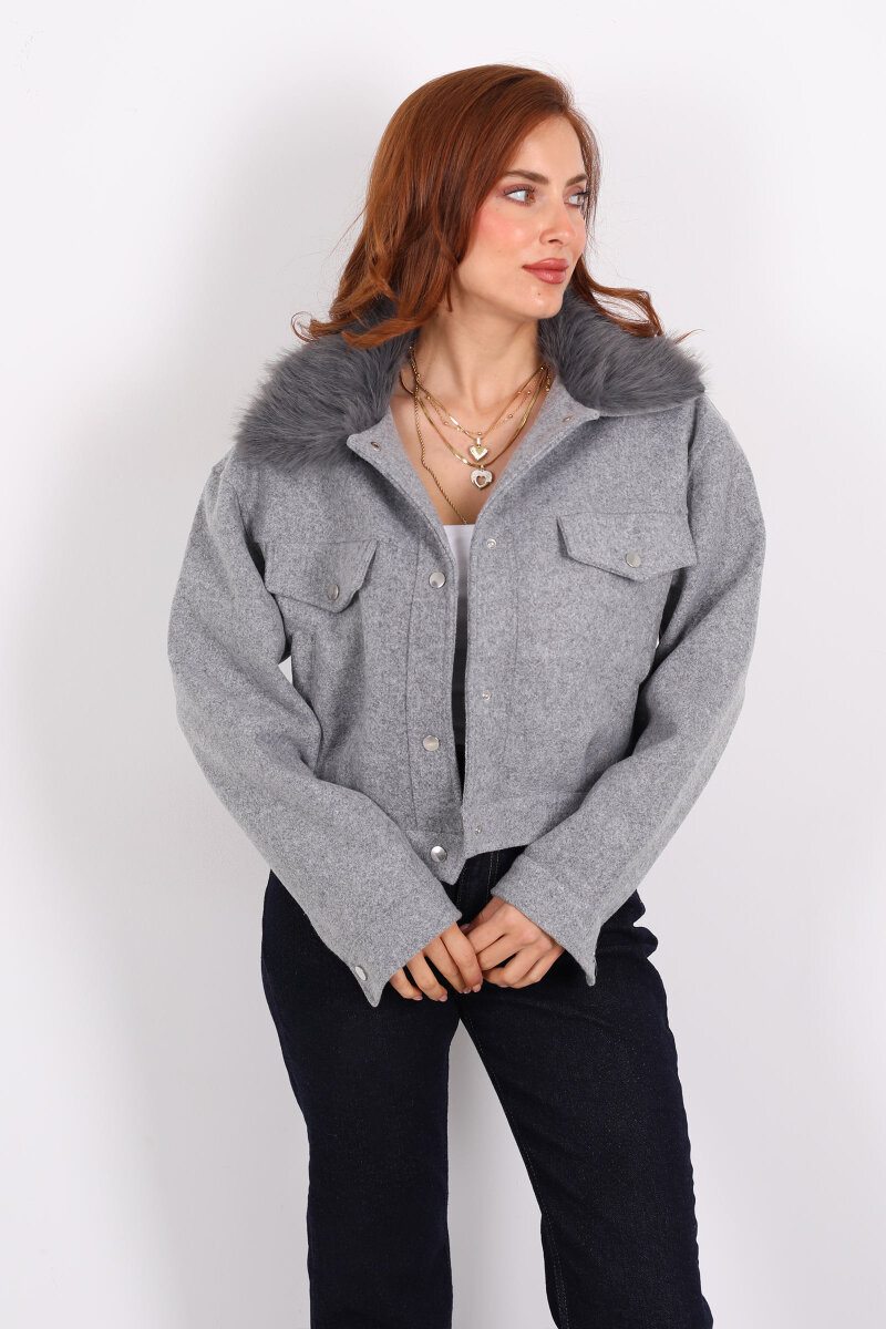 Yaka Kürklü Gri Kadın Kısa Kaşe Kaban - 3