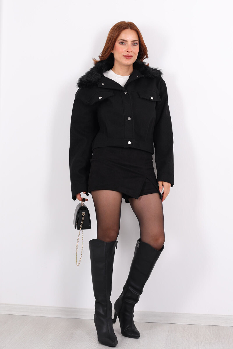 Yaka Kürklü Siyah Kadın Kısa Kaşe Kaban - 3