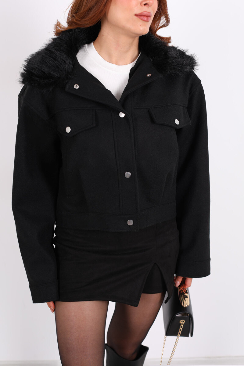 Yaka Kürklü Siyah Kadın Kısa Kaşe Kaban - 2
