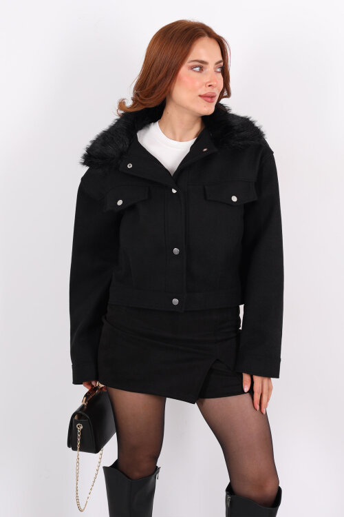 Yaka Kürklü Siyah Kadın Kısa Kaşe Kaban - 4