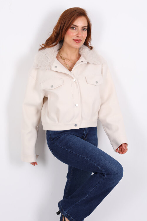 Yaka Kürklü Taş Rengi Kadın Kısa Kaşe Kaban - 3