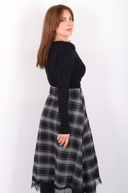 Yakası Dantelli Siyah Kadın Bluz - 5