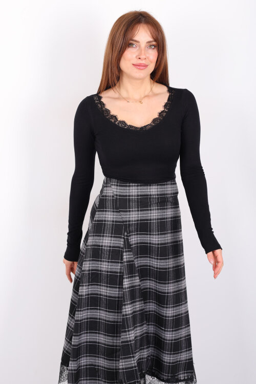 Yakası Dantelli Siyah Kadın Bluz - 3