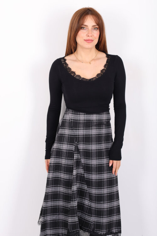 Yakası Dantelli Siyah Kadın Bluz - 4