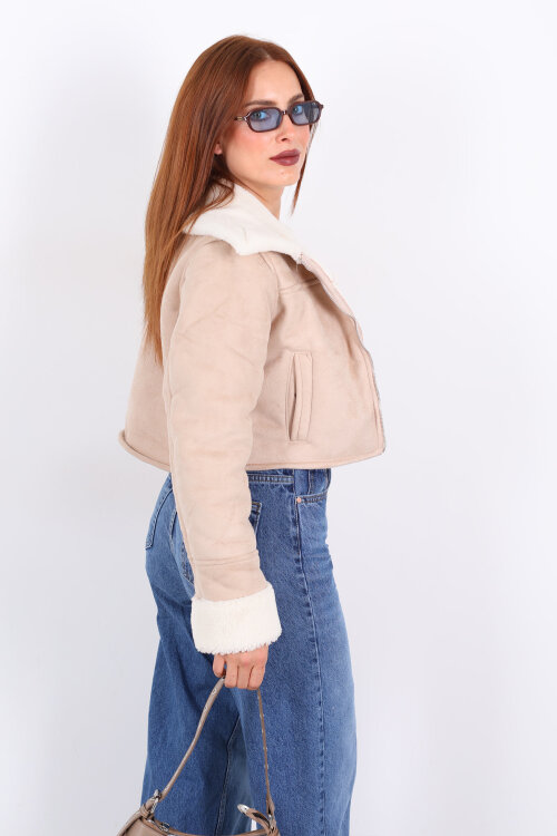 Yakası Kolları Kürklü Süet Bej Kadın Kısa Mont - 6