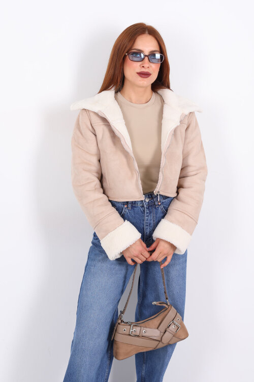 Yakası Kolları Kürklü Süet Bej Kadın Kısa Mont - 4