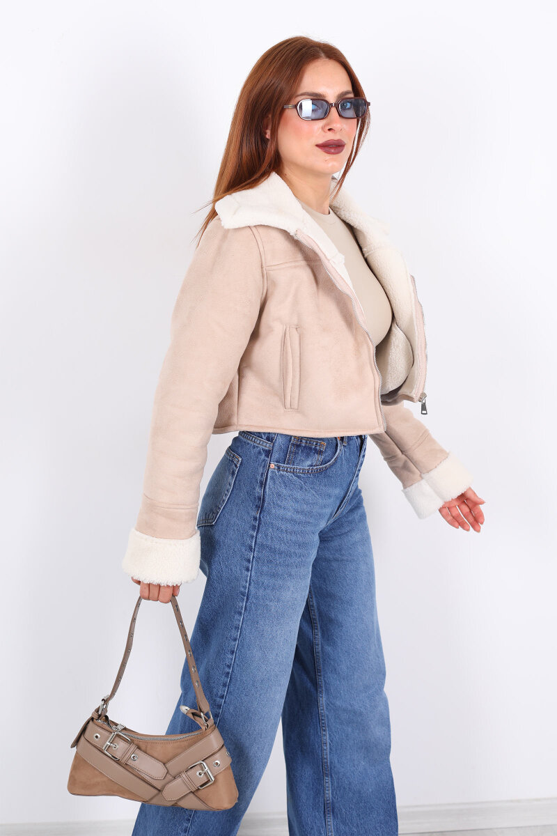 Yakası Kolları Kürklü Süet Bej Kadın Kısa Mont - 3