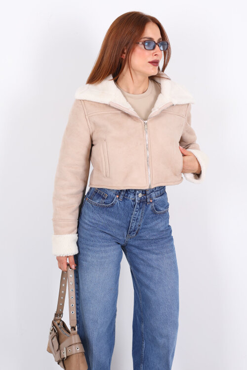 Yakası Kolları Kürklü Süet Bej Kadın Kısa Mont - 5