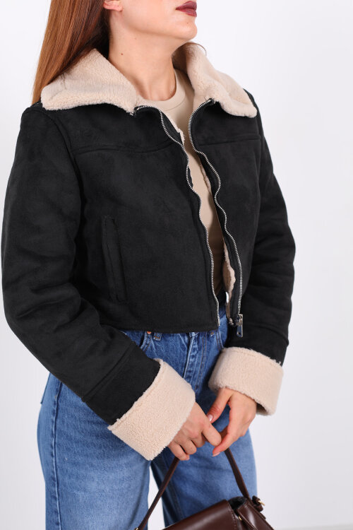 Yakası Kolları Kürklü Süet Siyah Kadın Kısa Mont - Berox (1)