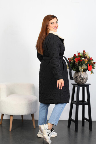 Yakası Kürklü Kadın Siyah Kapitone Uzun Mont - 6