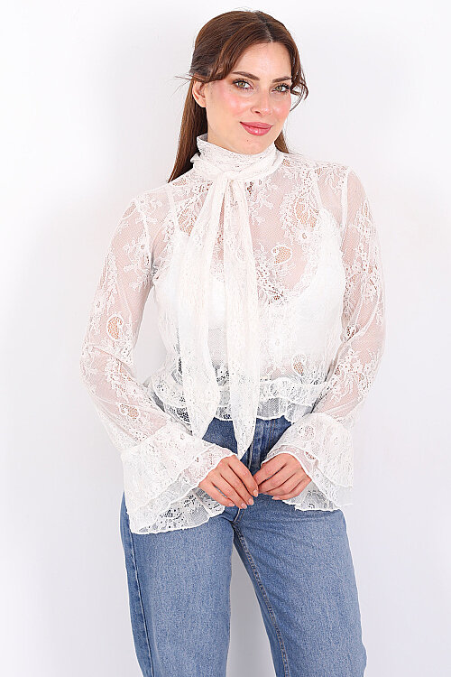 Yakası Şal Bağlamalı Fırfır Detaylı Ekru Kadın Dantel Bluz - Berox