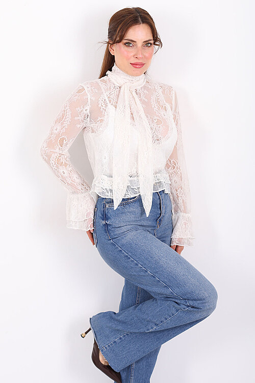 Yakası Şal Bağlamalı Fırfır Detaylı Ekru Kadın Dantel Bluz - 3