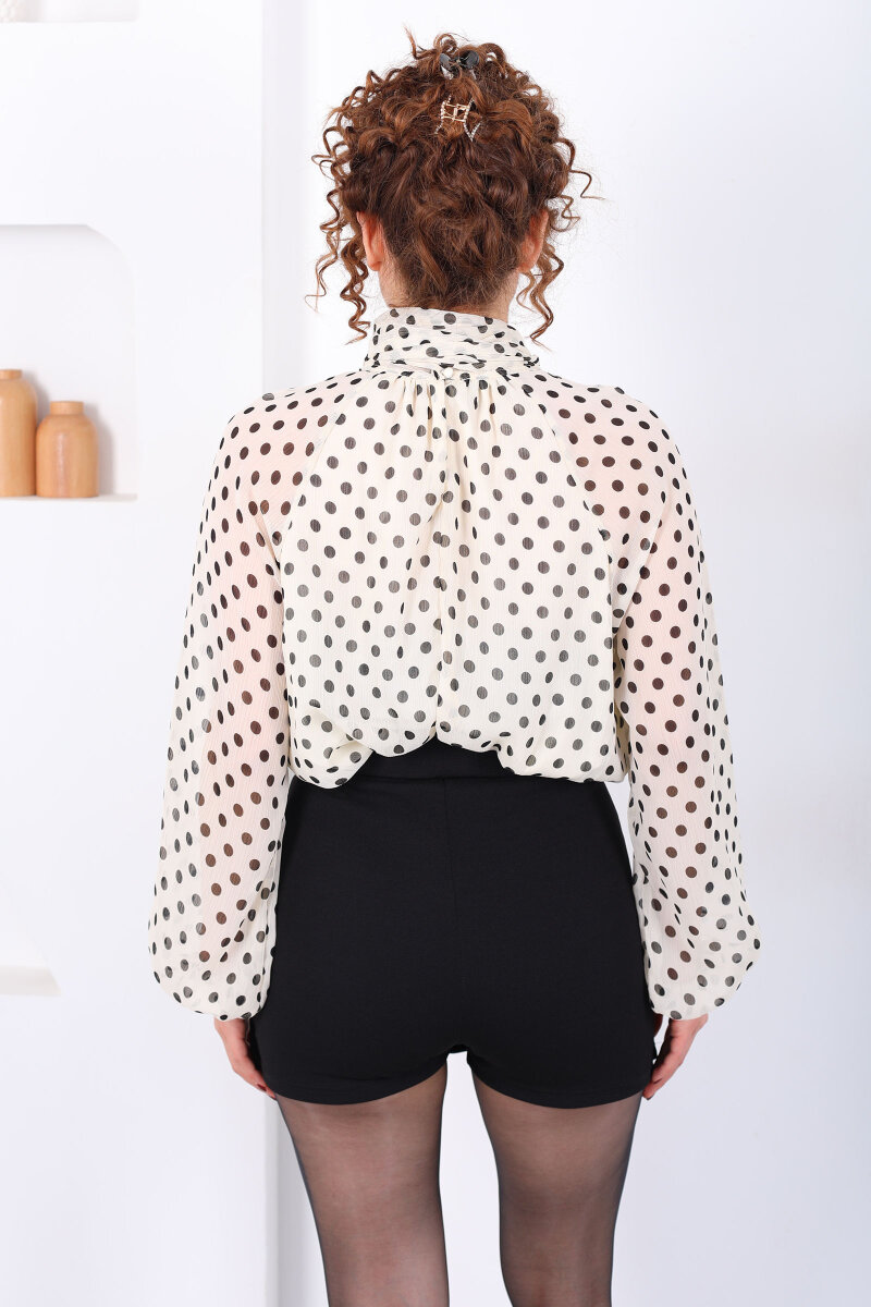 Yakası Şal Detaylı Puantiyeli Şifon Krem Kadın Bluz - 6