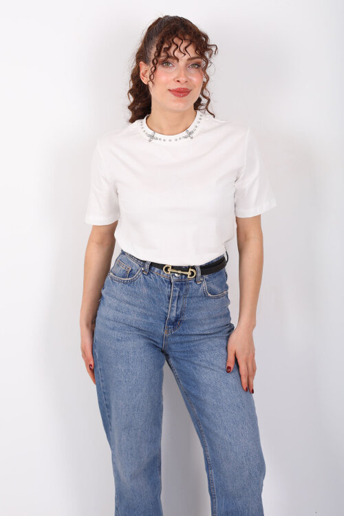 Yakası Taşlı Kısa Kol Beyaz Kadın T-Shirt - 4