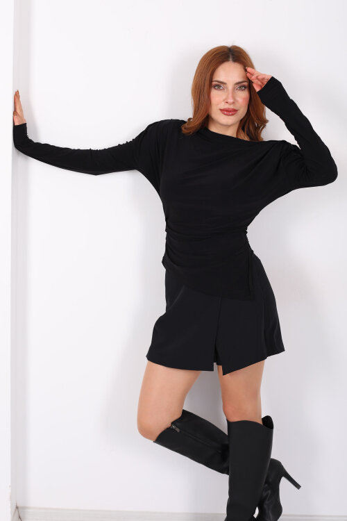 Yanı Büzgülü Asimetrik Siyah Kadın Vatkalı Bluz - Berox