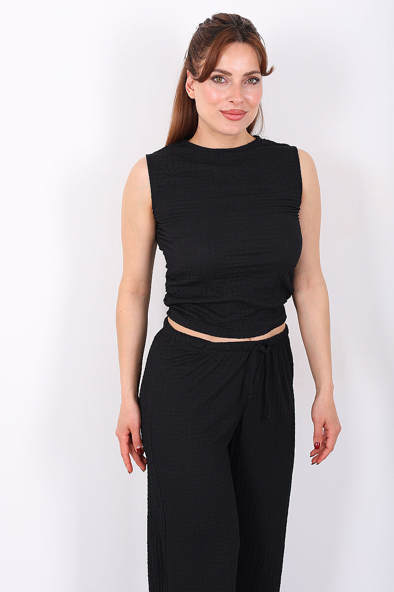 Yanları Drapeli Bisiklet Yaka Kadın Siyah Kolsuz Bubble Bluz - 1