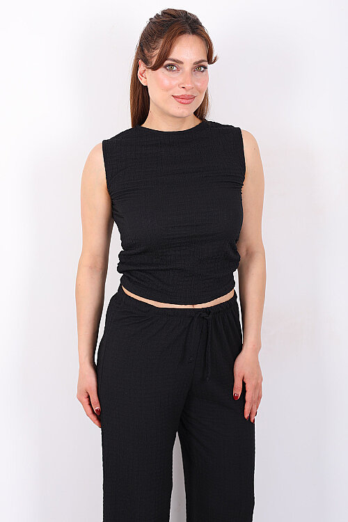 Yanları Drapeli Bisiklet Yaka Kadın Siyah Kolsuz Bubble Bluz - 4