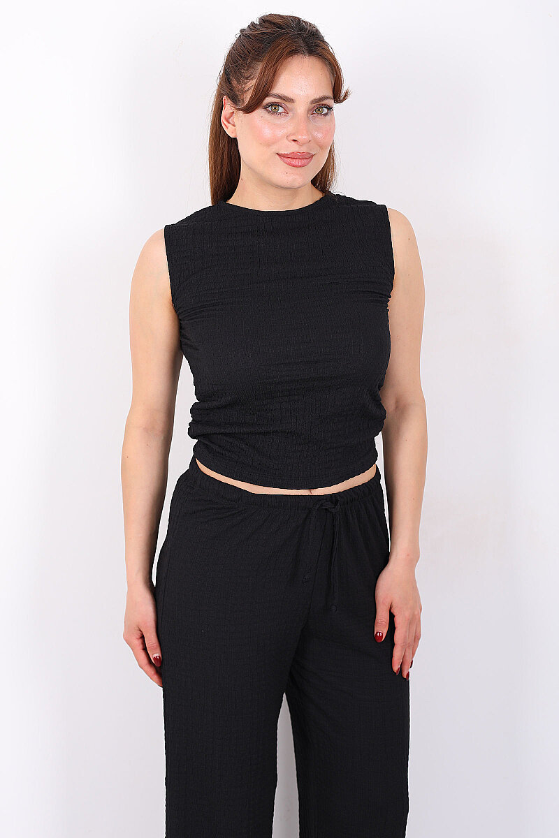 Yanları Drapeli Bisiklet Yaka Kadın Siyah Kolsuz Bubble Bluz - 4