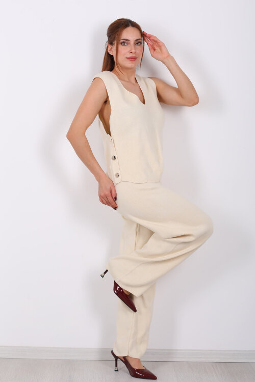 Yanları Düğmeli V Yaka Krem Kadın Triko Takım - Berox