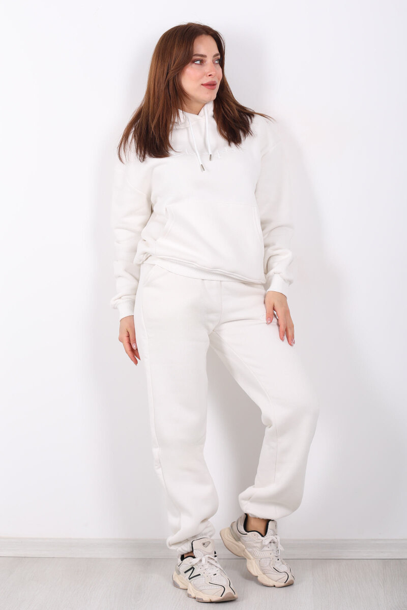 Yazı Nakışlı Kanguru Cepli Beyaz Kadın Üç İplik Eşofman Takım - 5