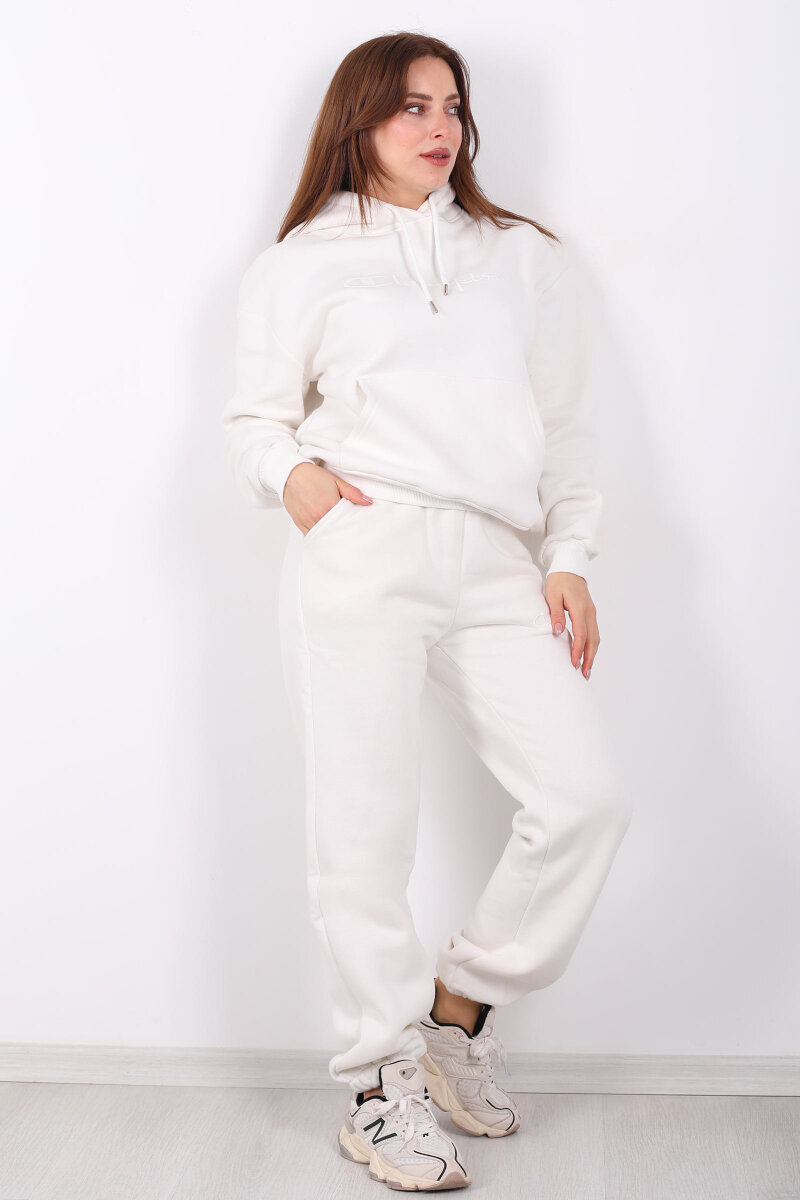 Yazı Nakışlı Kanguru Cepli Beyaz Kadın Üç İplik Eşofman Takım - 3